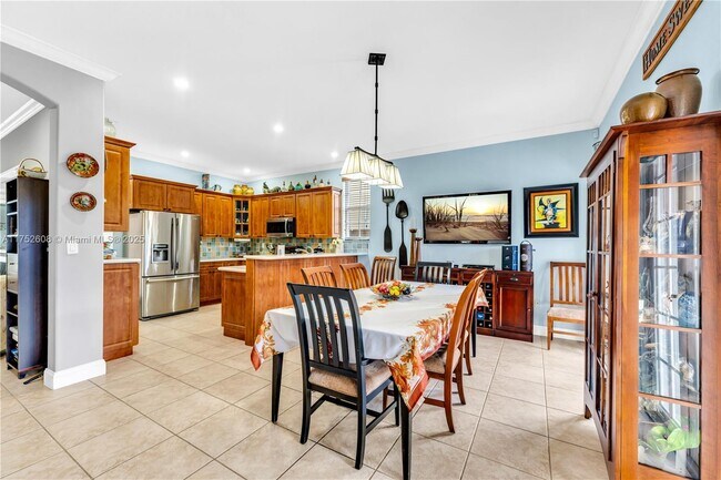 15963 SW 97th Terrace in Miami, FL - Building Photo - Building Photo