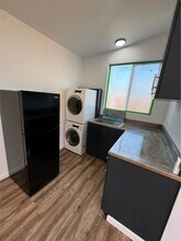 268 Meadowbrook Dr, Unit ADU Studio in San Diego, CA - Foto de edificio - Building Photo