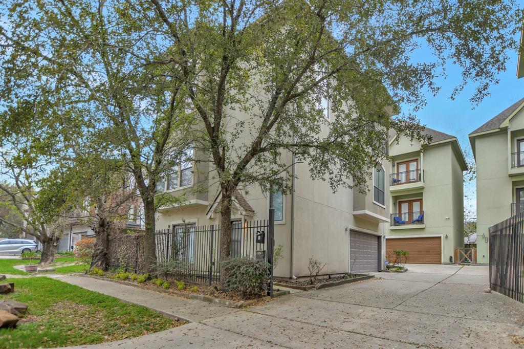 4306 O'Reilly in Houston, TX - Building Photo