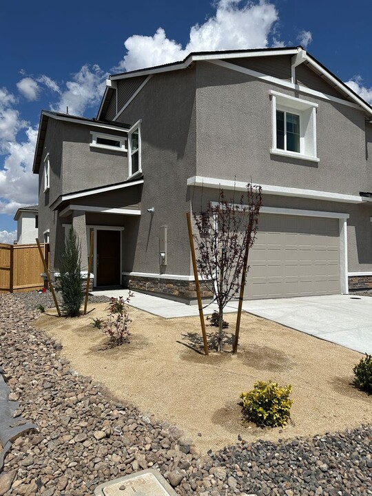 2028 Silicone Dr in Sparks, NV - Building Photo