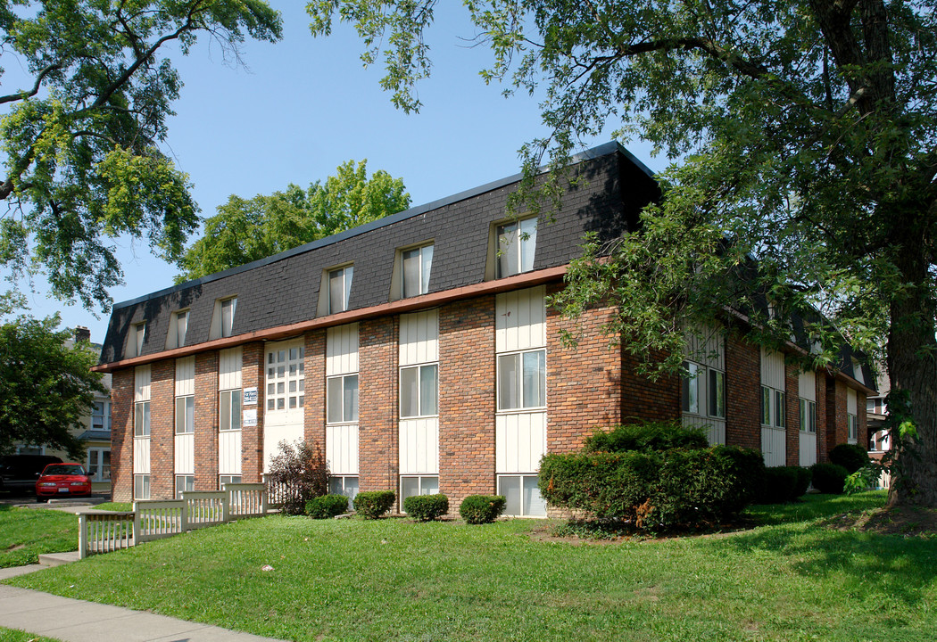 325 E 15th Ave in Columbus, OH - Foto de edificio