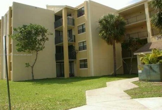 3561 SW 117th Ave in Miami, FL - Foto de edificio - Building Photo