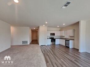 5549 Ladytown Ln in Crowley, TX - Foto de edificio - Building Photo