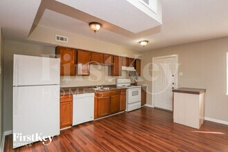 4013 Commonwealth Dr in Garland, TX - Building Photo - Building Photo
