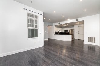 614 Pond St in Braintree, MA - Building Photo - Building Photo