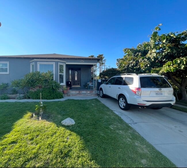 6425 Haas Ave in Los Angeles, CA - Building Photo - Building Photo