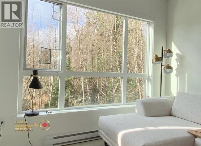 3594 Malsum Dr in North Vancouver, BC - Building Photo - Building Photo