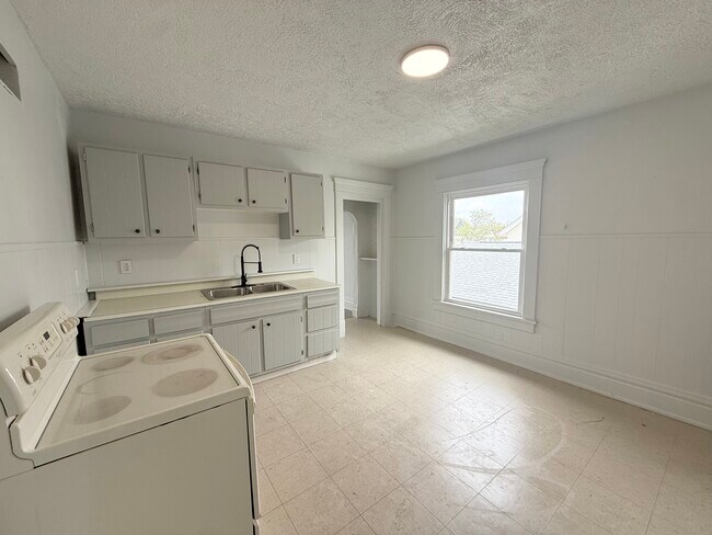 343 Cedar Ave in Sharon, PA - Building Photo - Building Photo