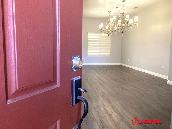 10919 Golden Valley Dr in Bakersfield, CA - Building Photo - Building Photo