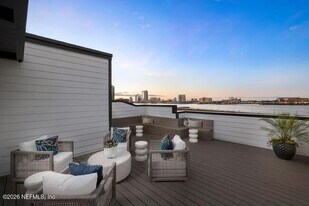 2056 Prudential Dr in Jacksonville, FL - Building Photo