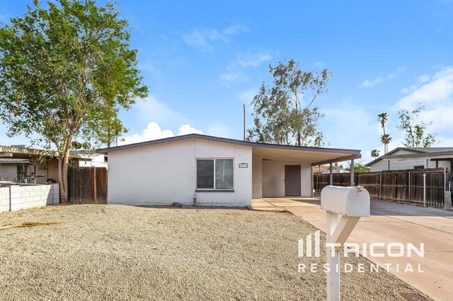 property at 1219 E Pecan Rd
