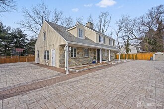 95 Westons Mill Rd in East Brunswick, NJ - Building Photo - Building Photo