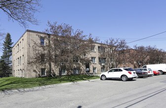 Columbia Park in Minneapolis, MN - Foto de edificio - Building Photo