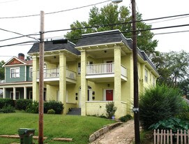 479 SW Holderness St in Atlanta, GA - Building Photo