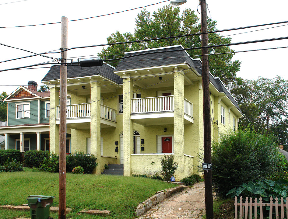 479 SW Holderness St in Atlanta, GA - Building Photo