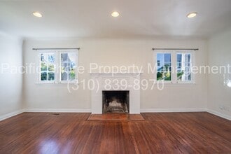8159 Willoughby Ave in West Hollywood, CA - Building Photo - Building Photo