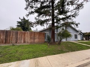 1642 N Goddard St in Visalia, CA - Building Photo - Building Photo