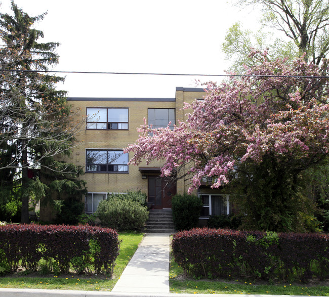 27 Fraserwood Ave in Toronto, ON - Building Photo - Building Photo