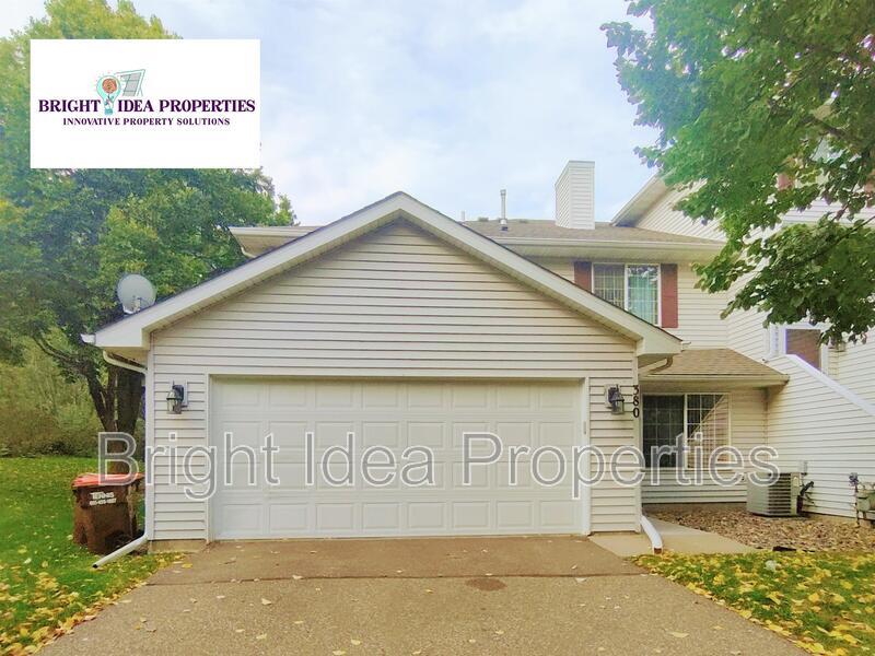 380 Gironde Ct in Woodbury, MN - Foto de edificio