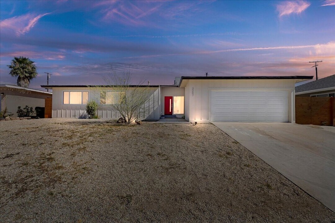 3247 W Nicolet St in Banning, CA - Building Photo