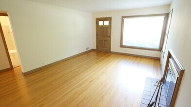 1229 Middlebury Ln in Wilmette, IL - Building Photo - Building Photo