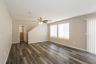 9450 Havasu Canyon Ave in Las Vegas, NV - Building Photo - Building Photo