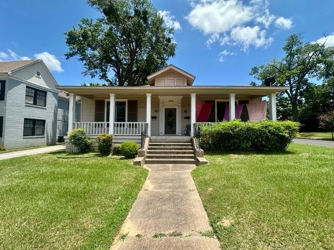 property at 506 S Fannin Ave
