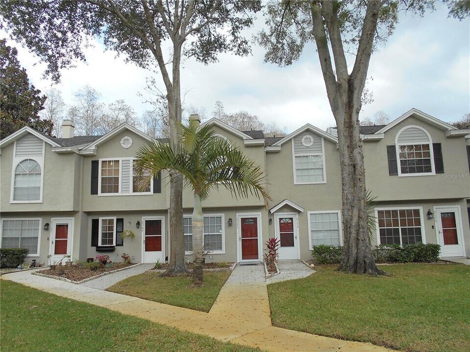 2173 Fox Chase Blvd in Palm Harbor, FL - Building Photo