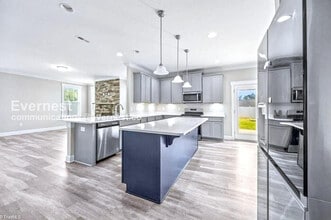 248 Pilot Bluff Dr in King, NC - Building Photo - Building Photo