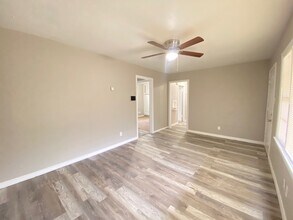 3712 Woodside Dr in Midwest City, OK - Building Photo - Building Photo