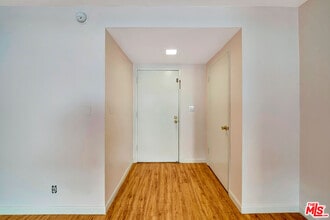 11563 Nebraska Ave-Unit -3 in Los Angeles, CA - Foto de edificio - Building Photo