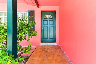 713 NE 17th Terrace in Fort Lauderdale, FL - Building Photo - Building Photo