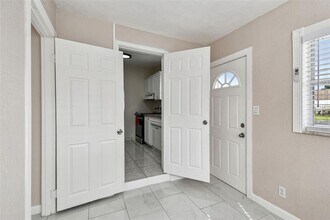 3540 56th Ave N in St. Petersburg, FL - Building Photo - Building Photo