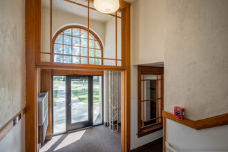 Lincoln Apartments LLC in Austin, MN - Foto de edificio - Interior Photo