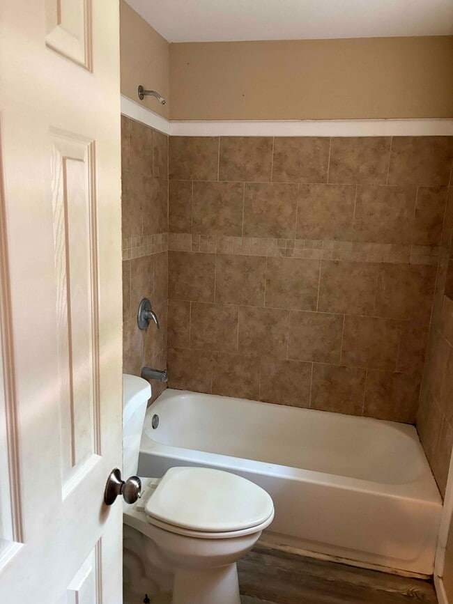 701 W Colorado St in Groesbeck, TX - Building Photo - Building Photo