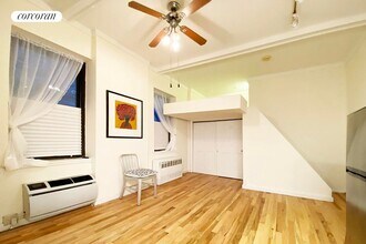 105 W 77th St in New York, NY - Building Photo - Building Photo