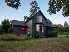 22745 OR-240 in Newberg, OR - Building Photo - Building Photo