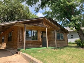 1130 E 9th St in Shawnee, OK - Building Photo - Building Photo