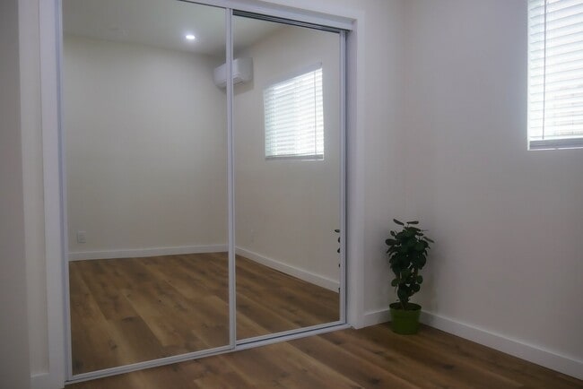 property at 1316 N Hollywood Way