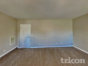 684 Emporia Loop in Mcdonough, GA - Building Photo - Building Photo