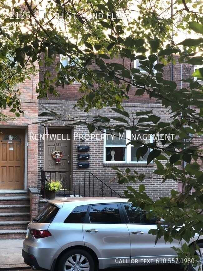 2135 S 15th St-Unit -2nd Floor in Philadelphia, PA - Foto de edificio - Building Photo