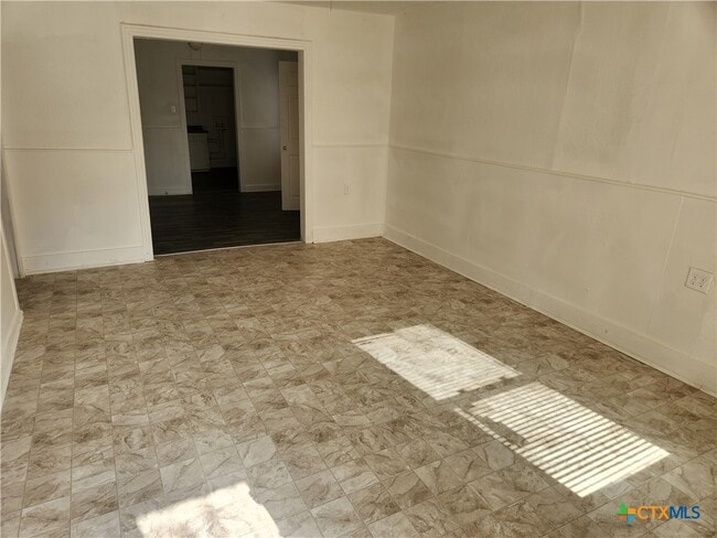 1102 W Central Ave in Temple, TX - Building Photo - Building Photo