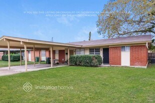 2212 Lavern St in Arlington, TX - Building Photo