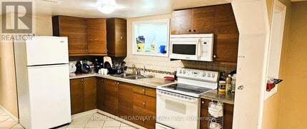 3507 Monica Dr in Mississauga, ON - Building Photo - Building Photo