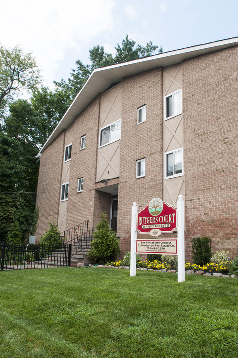 Rutgers Court Apartments in Belleville, NJ - Building Photo