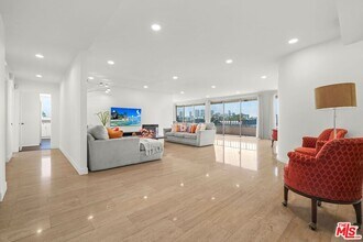 339 N Palm Dr in Beverly Hills, CA - Building Photo - Building Photo