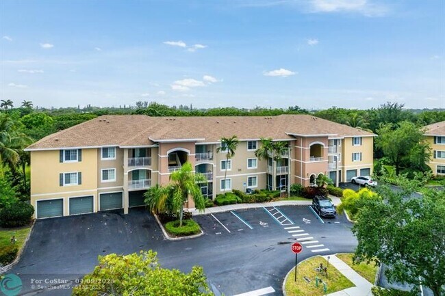 6492 Emerald Dunes Dr in Royal Palm Beach, FL - Building Photo - Building Photo