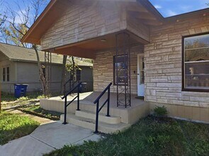 823 S Beacon St in Dallas, TX - Building Photo - Building Photo