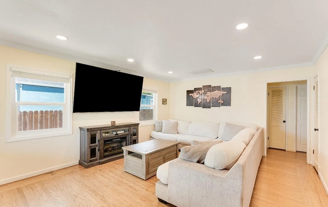 property at 1034 Caldwell Ave