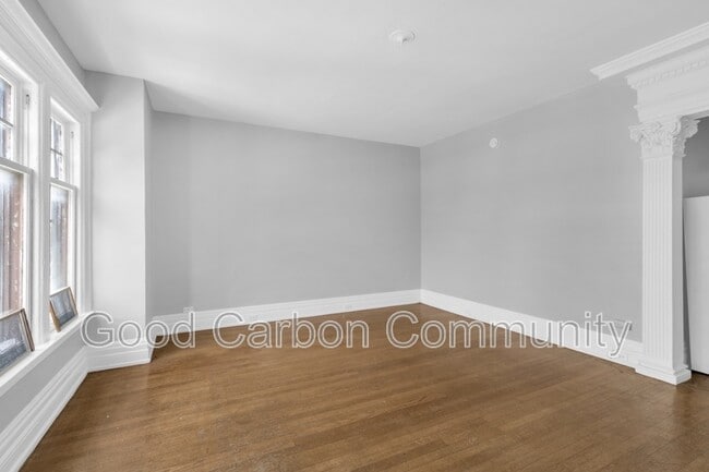 377 Elmwood Ave in Buffalo, NY - Building Photo - Building Photo